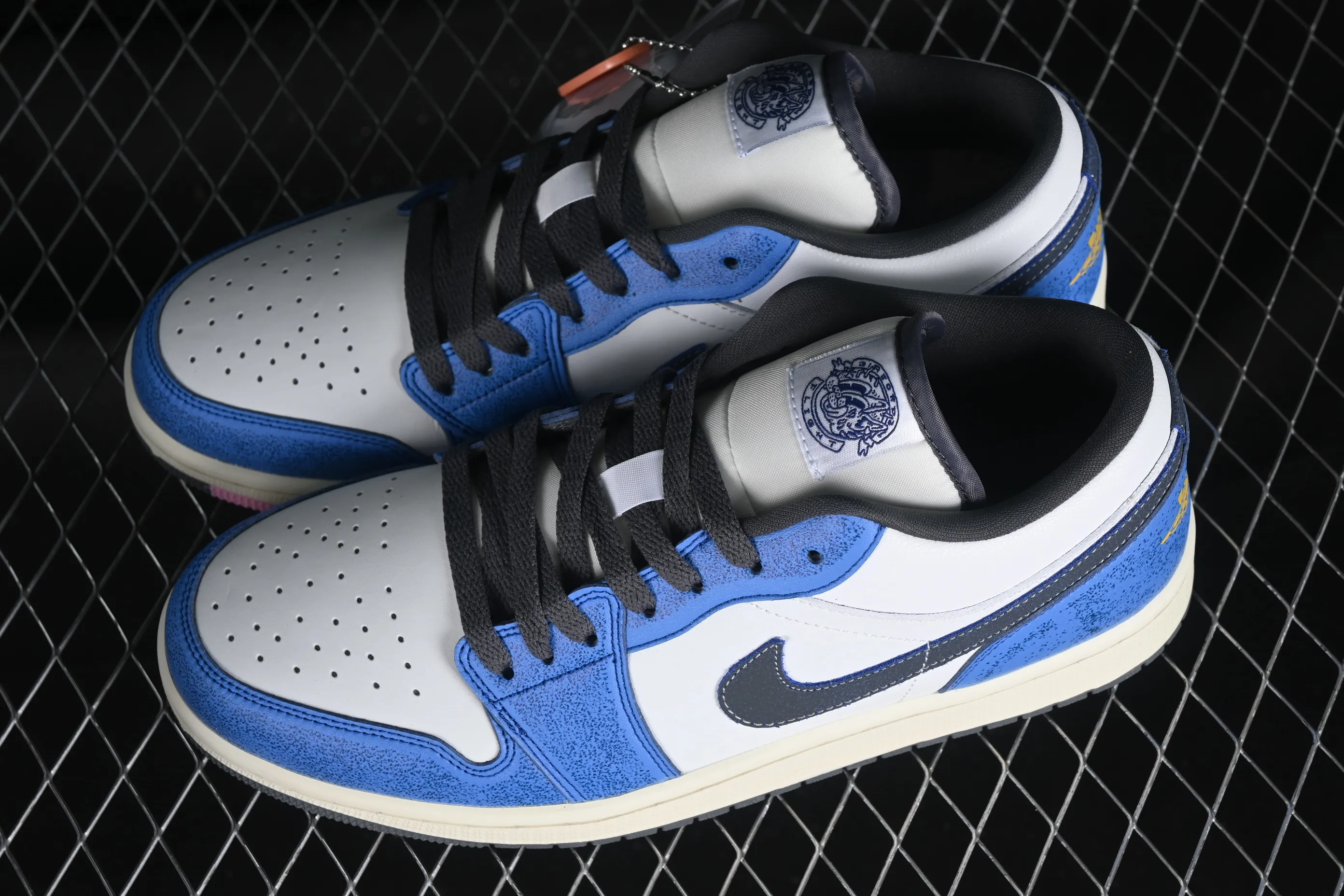 All categories Air Jordan Jordan series basketball shoes Air Jordan 1 Low Air Jordan 1 Low "Flight Vintage" AJ1 Joe 1 distressed white and blue FV8439-104
